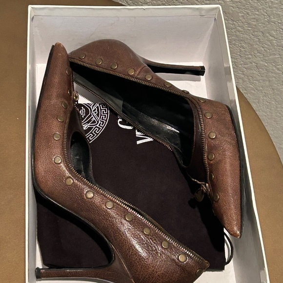 Vintage Gianni Versace Brown Metallic Leather Studded Pump